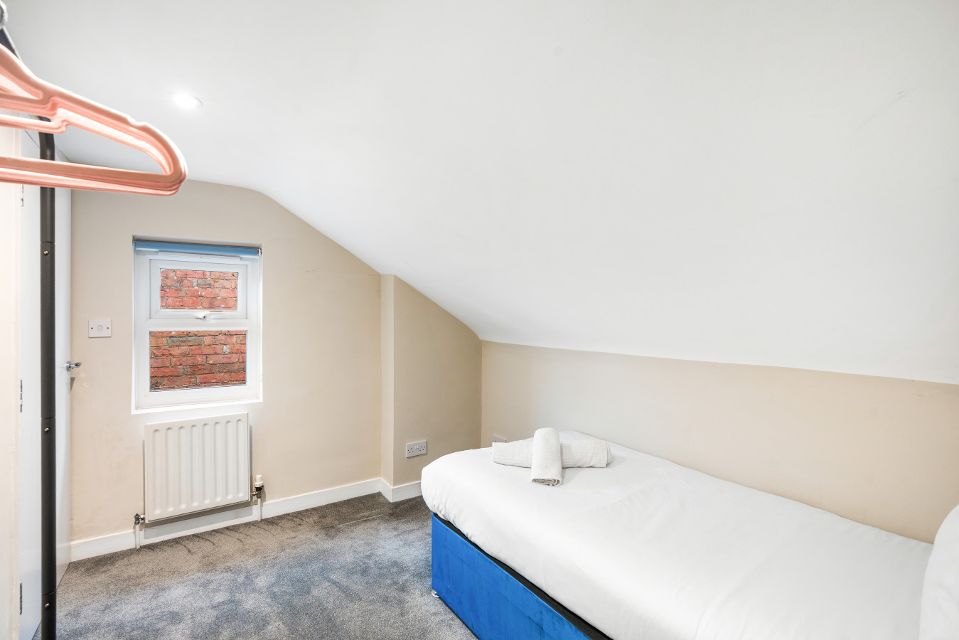 Spacious 5BR Home with Parking in Central Horsham in 78 Park St, Horsham RH12 1BX, UK - Property image 20 - VivreStays
