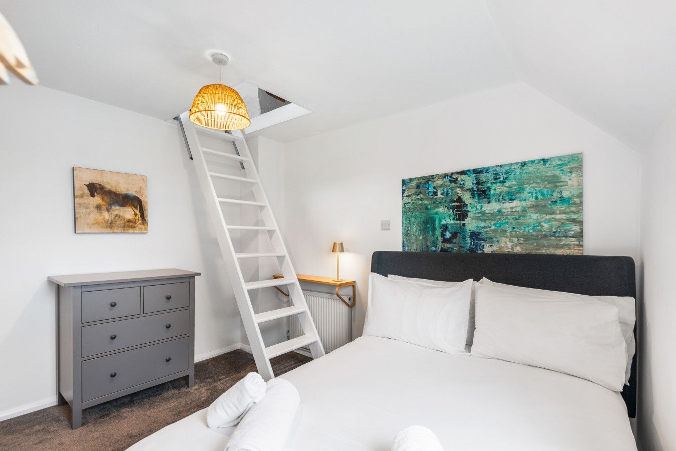Central Horsham 5BR Home | Parking | Pets Allowed in 46 Bedford Rd, Horsham RH13 5BJ, UK - Property image 6 - VivreStays