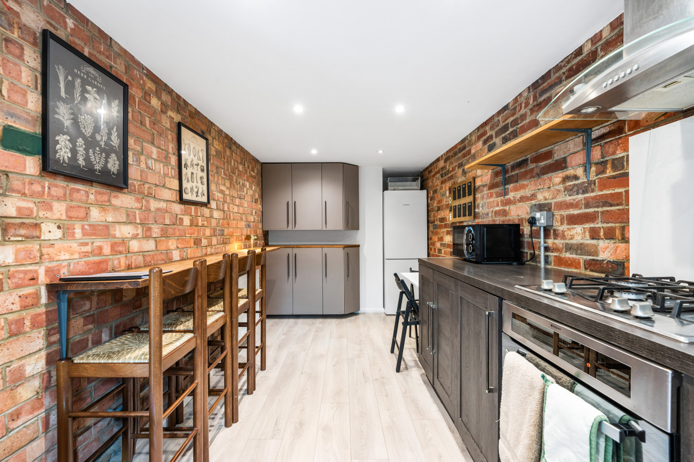 Central Horsham 5BR Home | Parking | Pets Allowed in 46 Bedford Rd, Horsham RH13 5BJ, UK - Property image 18 - VivreStays