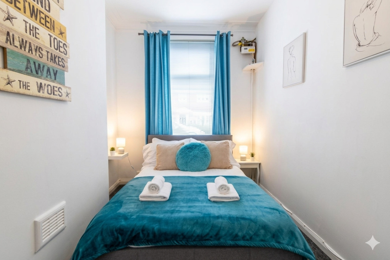 Alice Street Retreat - 1BR Sleeps 4 Street Parking in 287 Alice St, South Shields NE33 5PJ, UK - Property image 12 - VivreStays