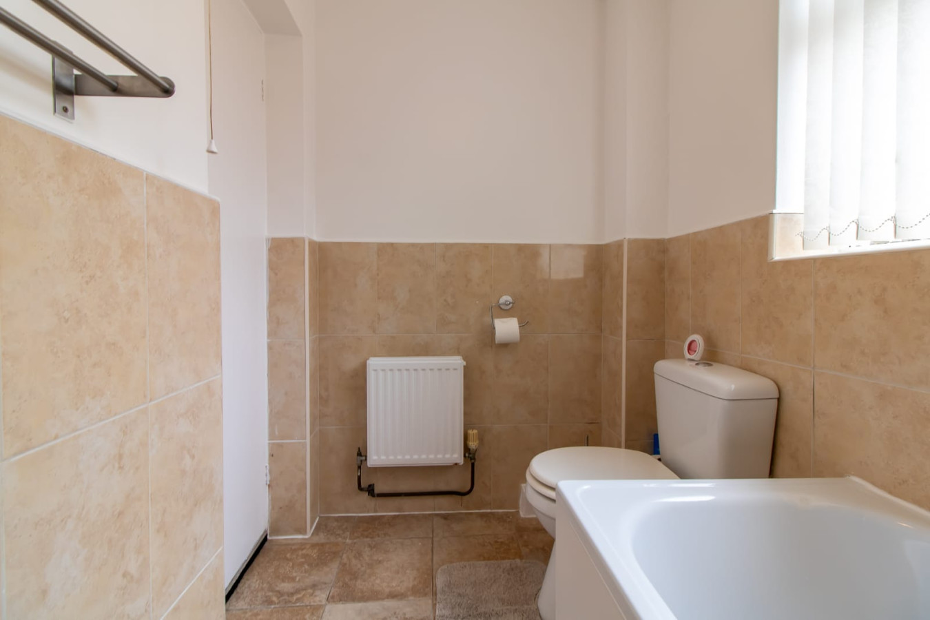 Alice Street Retreat - 1BR Sleeps 4 Street Parking in 287 Alice St, South Shields NE33 5PJ, UK - Property image 13 - VivreStays