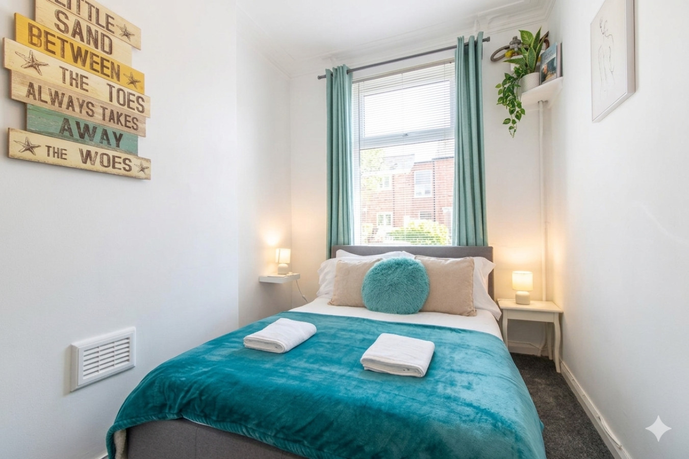 Alice Street Retreat - 1BR Sleeps 4 Street Parking in 287 Alice St, South Shields NE33 5PJ, UK - Property image 8 - VivreStays