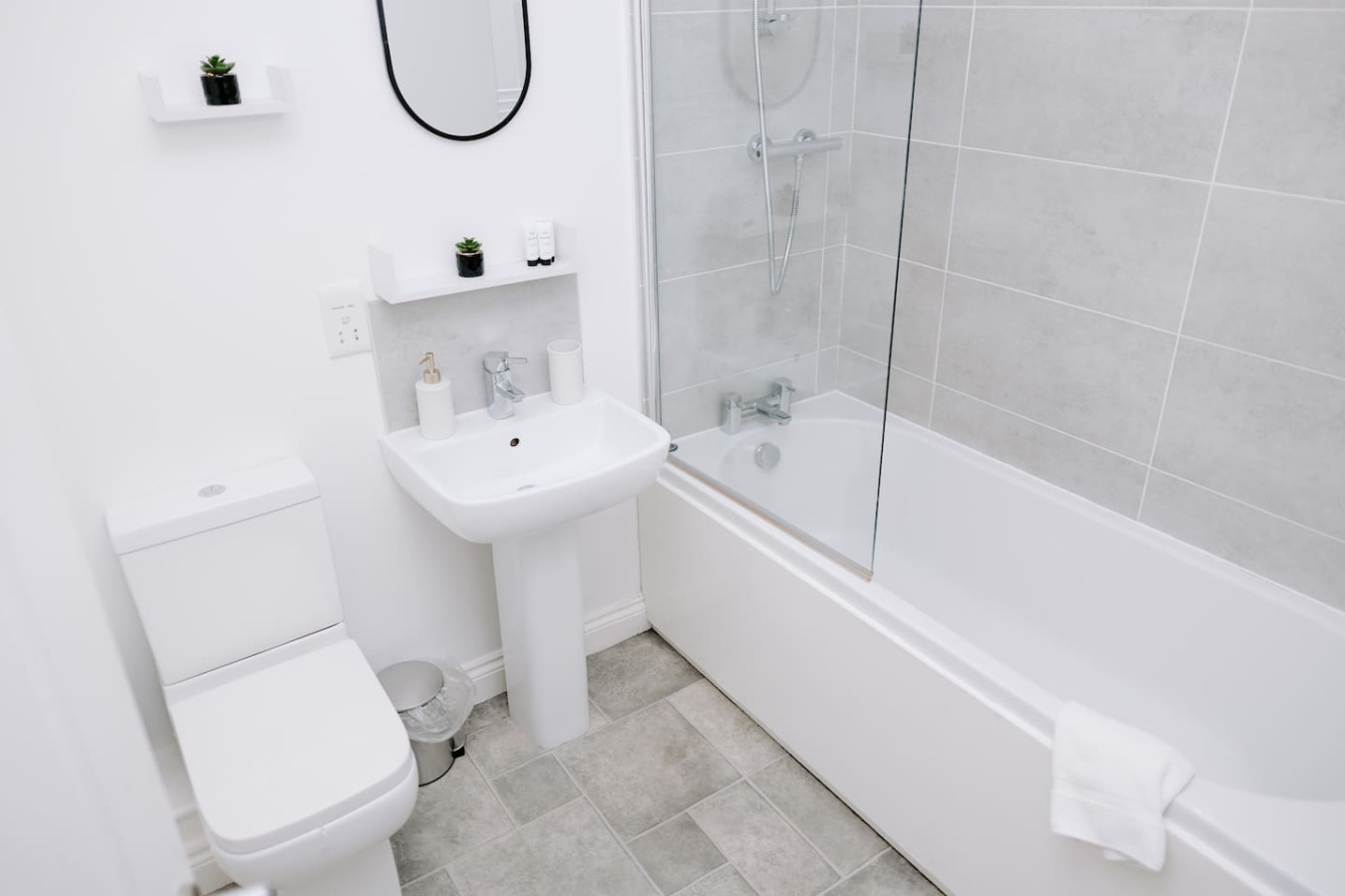 Newly Renovated 3Bed 2.5Bath Home Stockton-on-Tees in 10 Rosebank Court, Roseworth, Stockton-on-Tees, TS19 9BF - Property image 17 - VivreStays