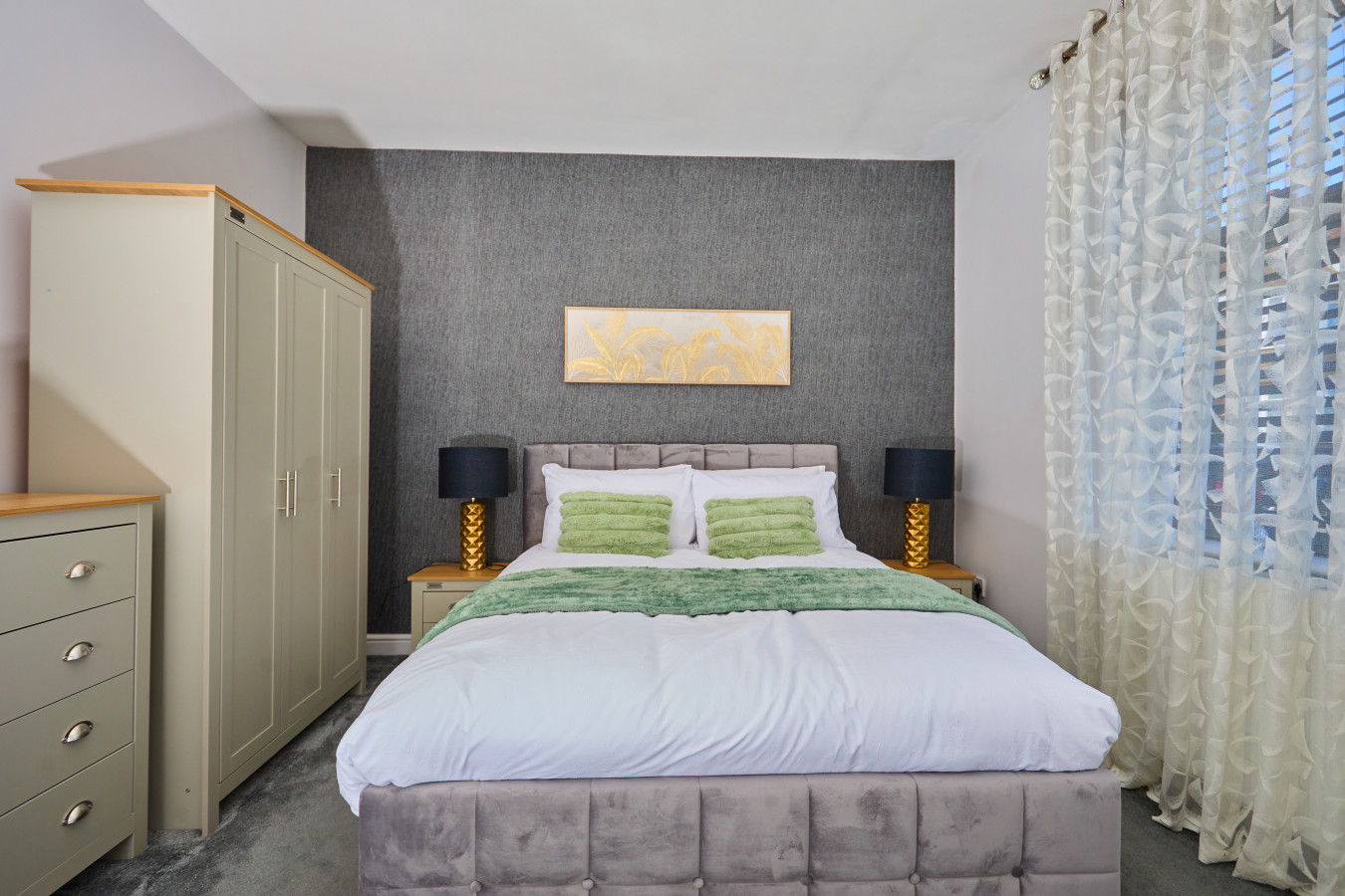 Birch Barn Retreat Spacious 4BR House with FREE Parking Sleeps 6 in 43 Birch Barn Way, Northampton NN2 8DU, UK - Property image 12 - VivreStays