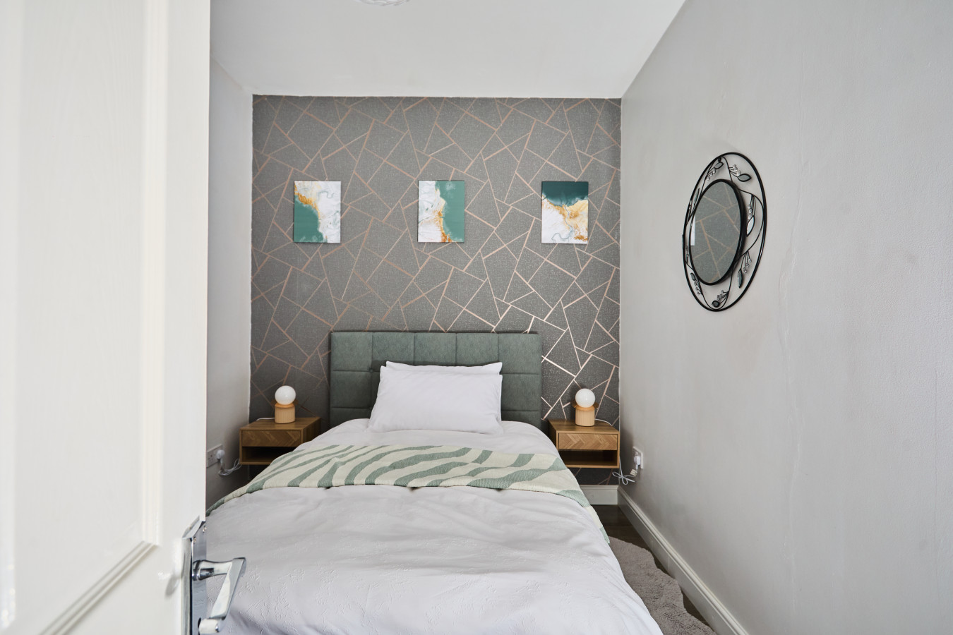 Birch Barn Retreat Spacious 4BR House with FREE Parking Sleeps 6 in 43 Birch Barn Way, Northampton NN2 8DU, UK - Property image 26 - VivreStays