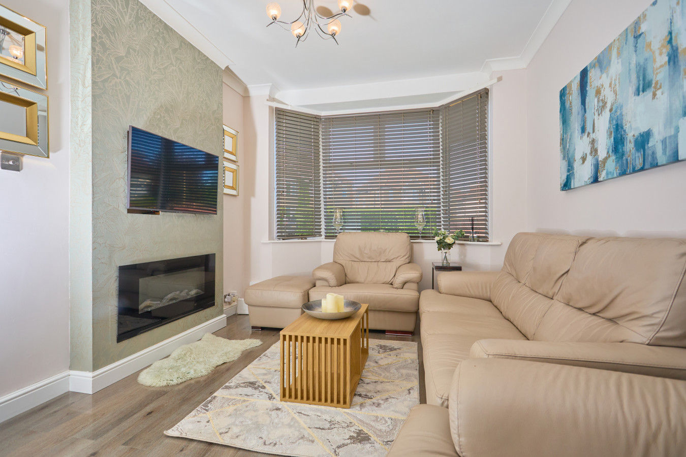 Birch Barn Retreat Spacious 4BR House with FREE Parking Sleeps 6 in 43 Birch Barn Way, Northampton NN2 8DU, UK - Property image 2 - VivreStays