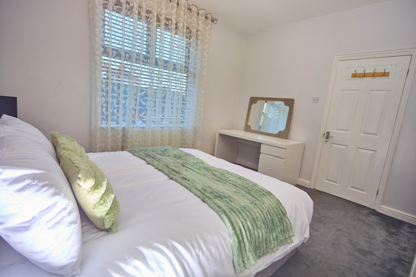 Birch Barn Retreat Spacious 4BR House with FREE Parking Sleeps 6 in 43 Birch Barn Way, Northampton NN2 8DU, UK - Property image 7 - VivreStays