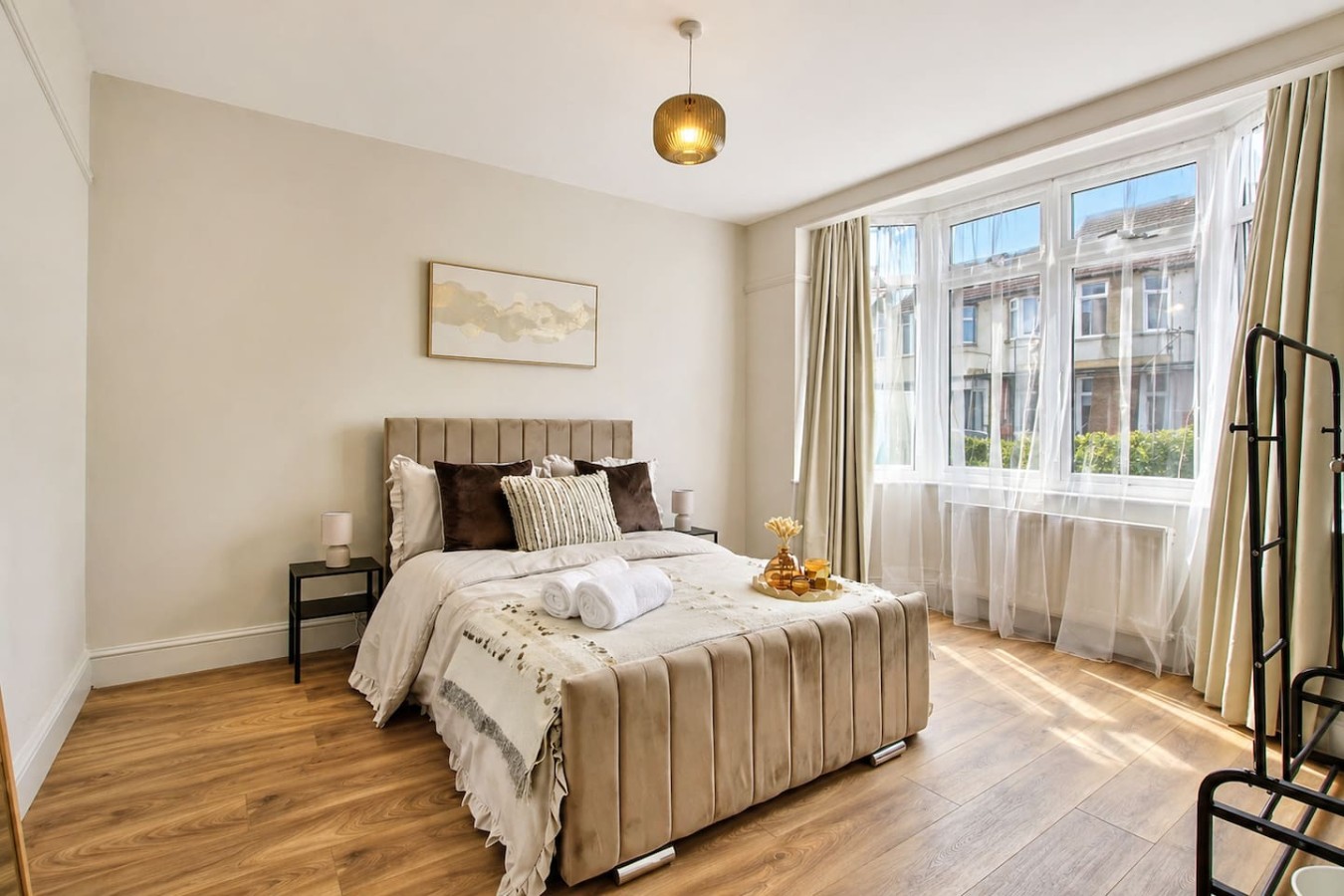 Wembley Garden Retreat |4BR|Sleeps 7|Near Station in 33 Thurlow Gardens, Wembley HA0 2AH, UK - Property image 6 - VivreStays