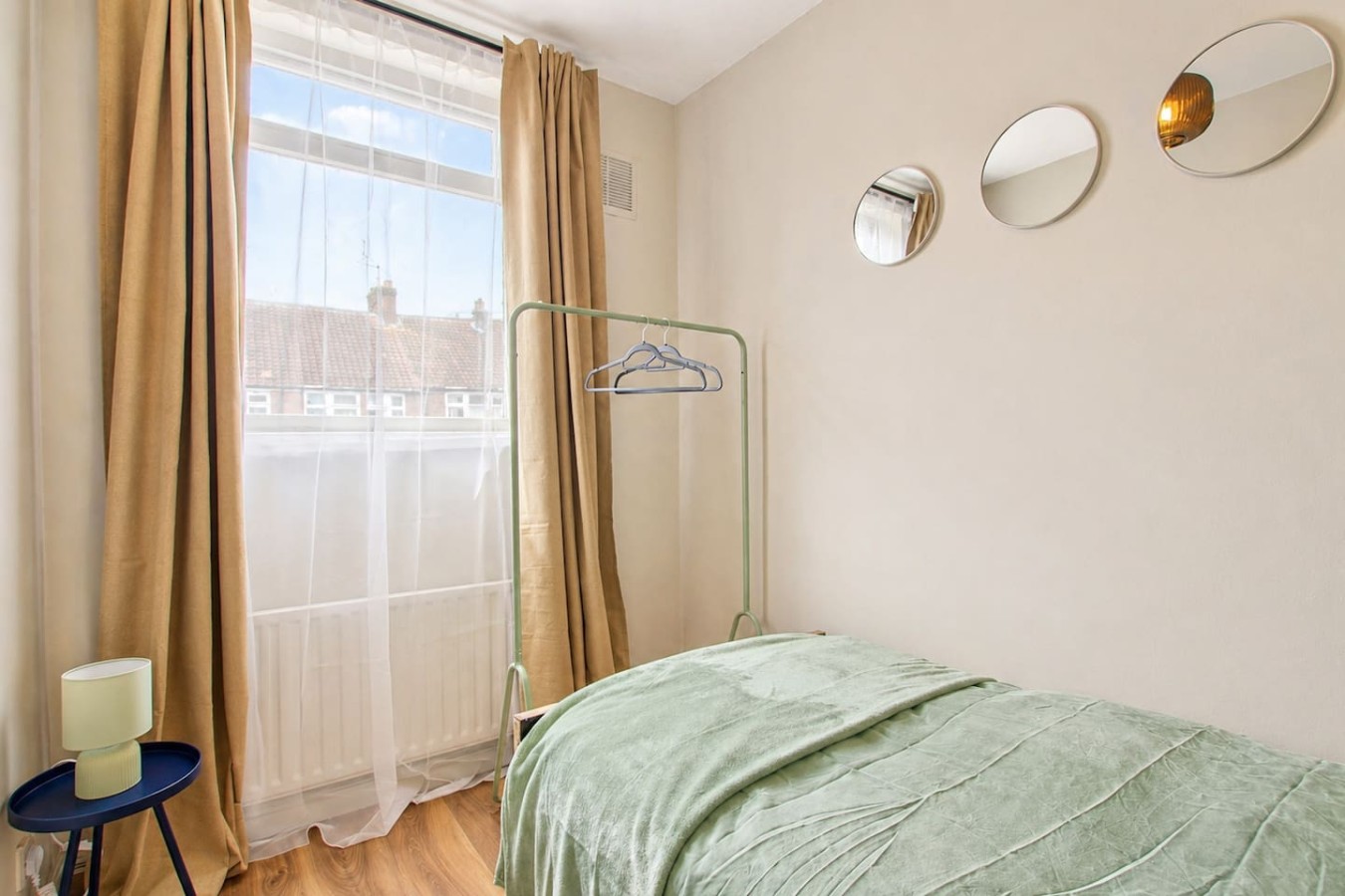 Wembley Garden Retreat |4BR|Sleeps 7|Near Station in 33 Thurlow Gardens, Wembley HA0 2AH, UK - Property image 22 - VivreStays