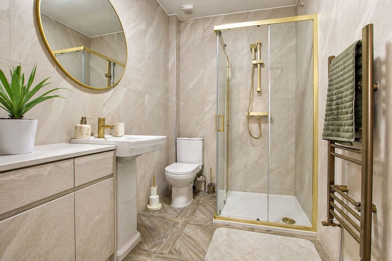 Wembley Garden Retreat |4BR|Sleeps 7|Near Station in 33 Thurlow Gardens, Wembley HA0 2AH, UK - Property image 3 - VivreStays
