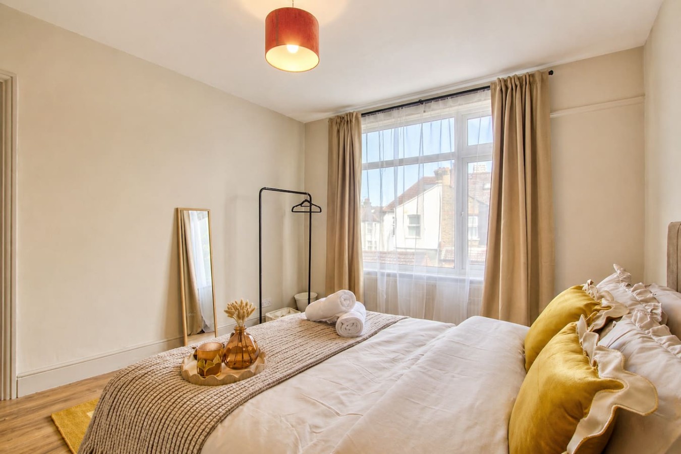 Wembley Garden Retreat |4BR|Sleeps 7|Near Station in 33 Thurlow Gardens, Wembley HA0 2AH, UK - Property image 9 - VivreStays