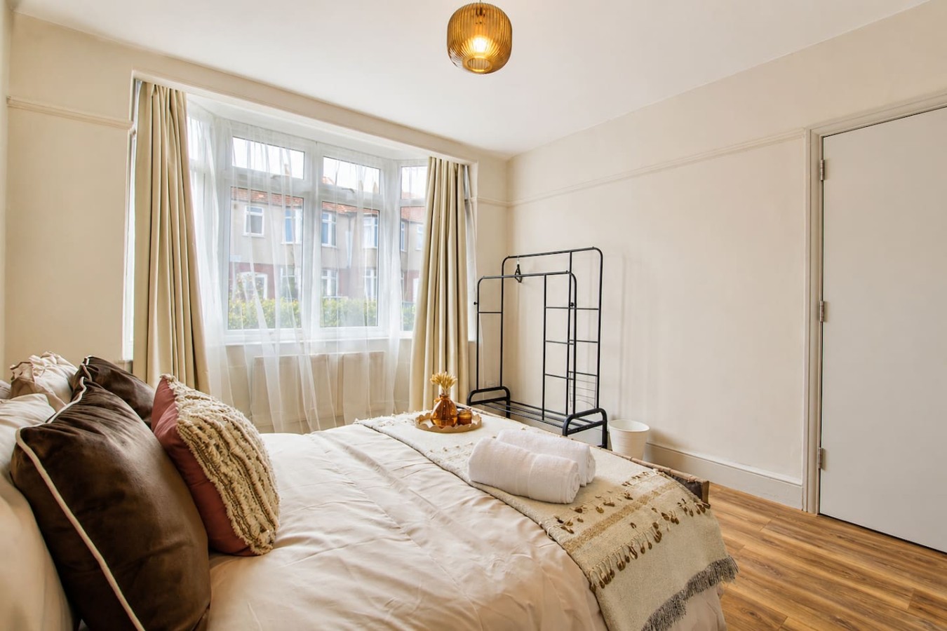 Wembley Garden Retreat |4BR|Sleeps 7|Near Station in 33 Thurlow Gardens, Wembley HA0 2AH, UK - Property image 10 - VivreStays