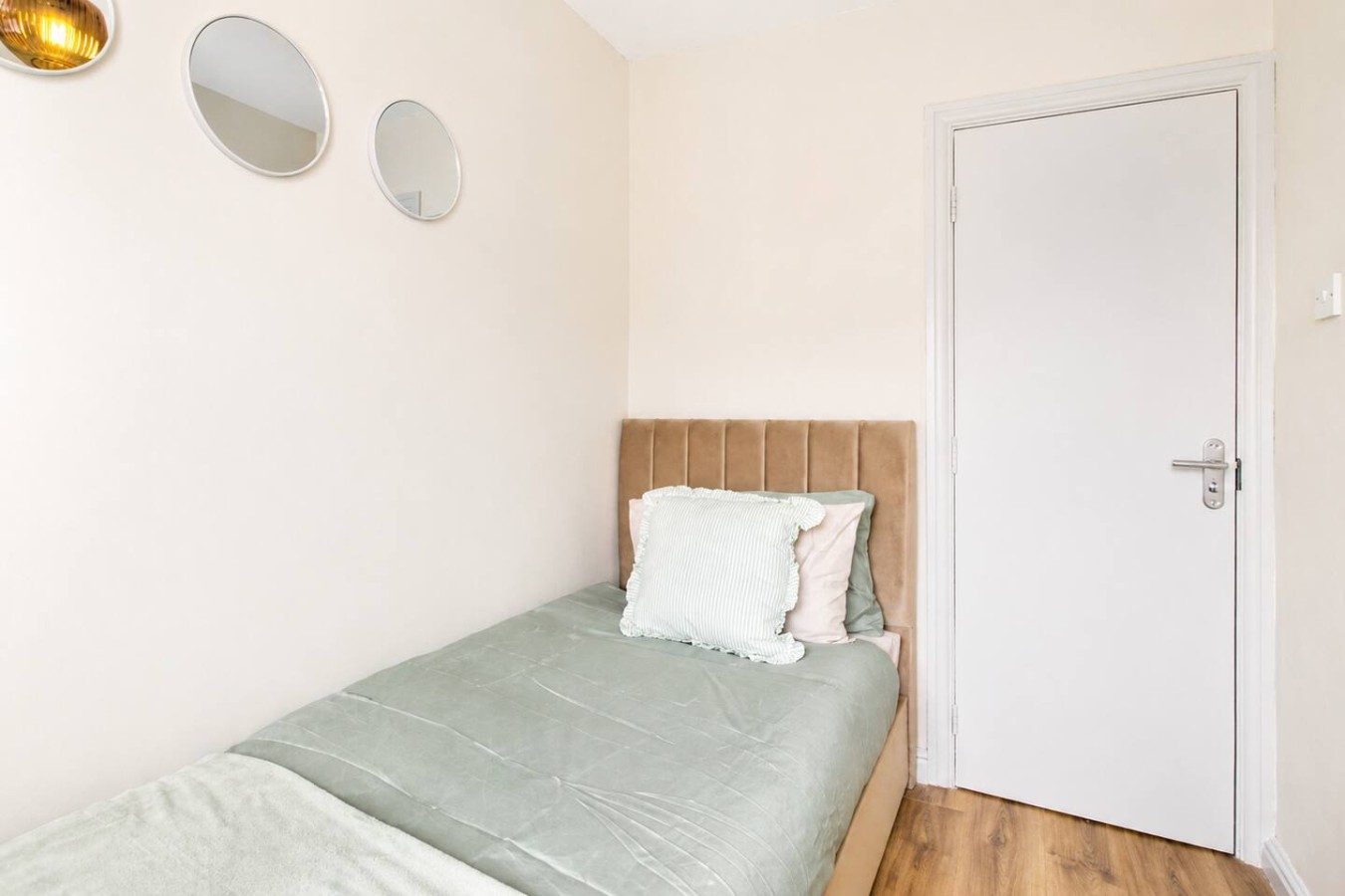 Wembley Garden Retreat |4BR|Sleeps 7|Near Station in 33 Thurlow Gardens, Wembley HA0 2AH, UK - Property image 21 - VivreStays