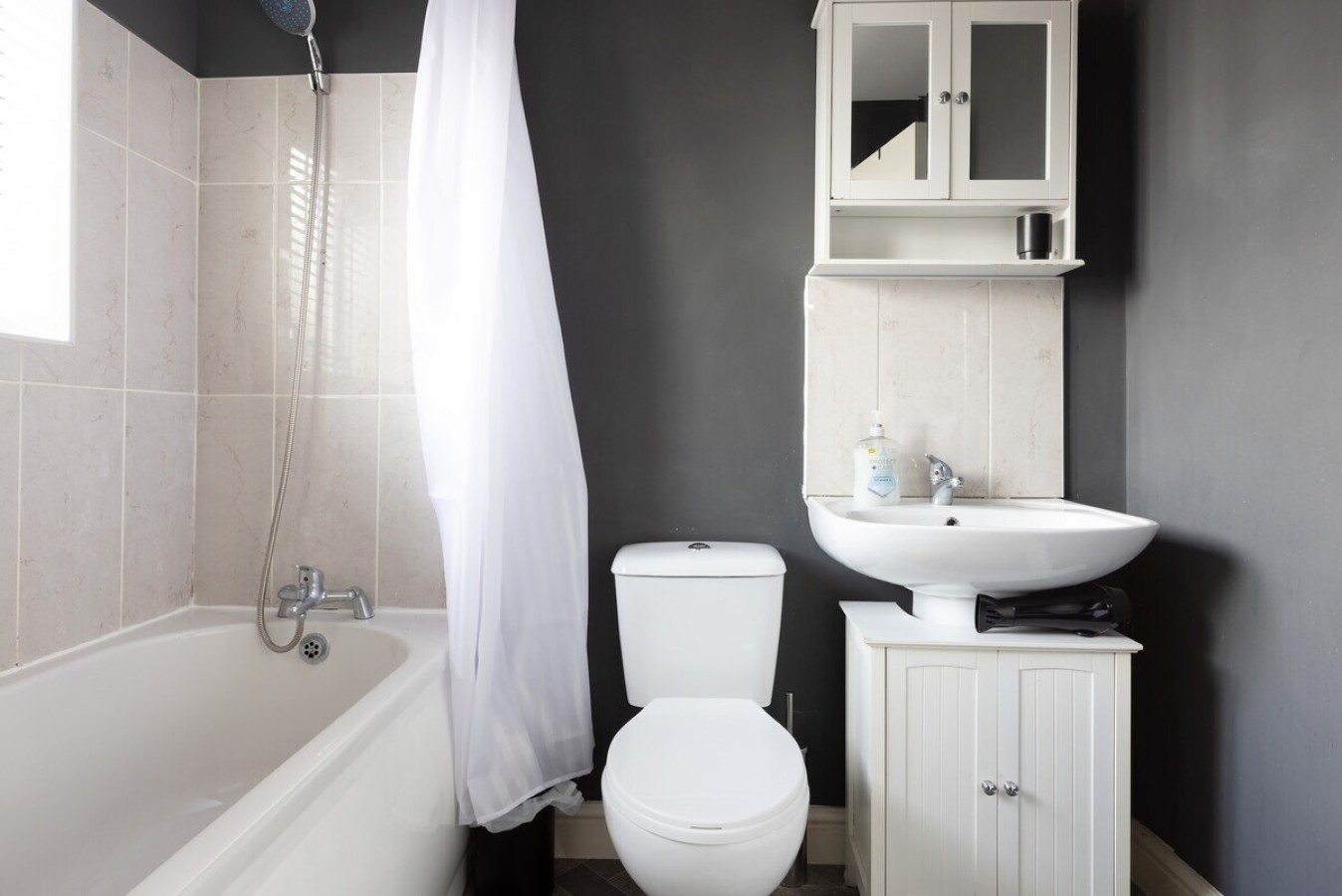 Grand 5BR Retreat in Beeston | Sleeps 12 in 50Ring Road Beeston, England, United Kingdom, LS11 8HD - Property image 36 - VivreStays