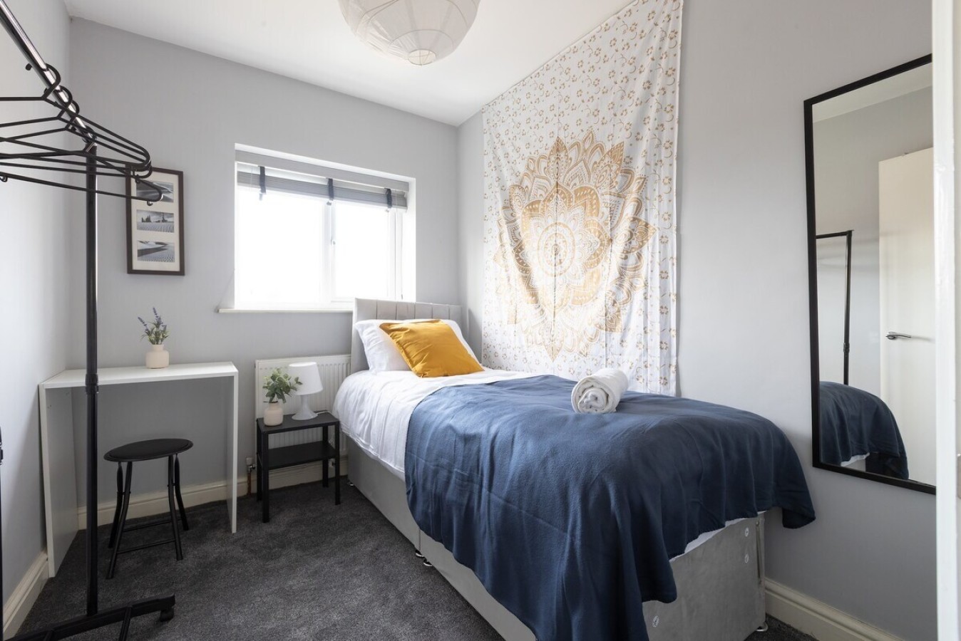 Grand 5BR Retreat in Beeston | Sleeps 12 in 50Ring Road Beeston, England, United Kingdom, LS11 8HD - Property image 19 - VivreStays
