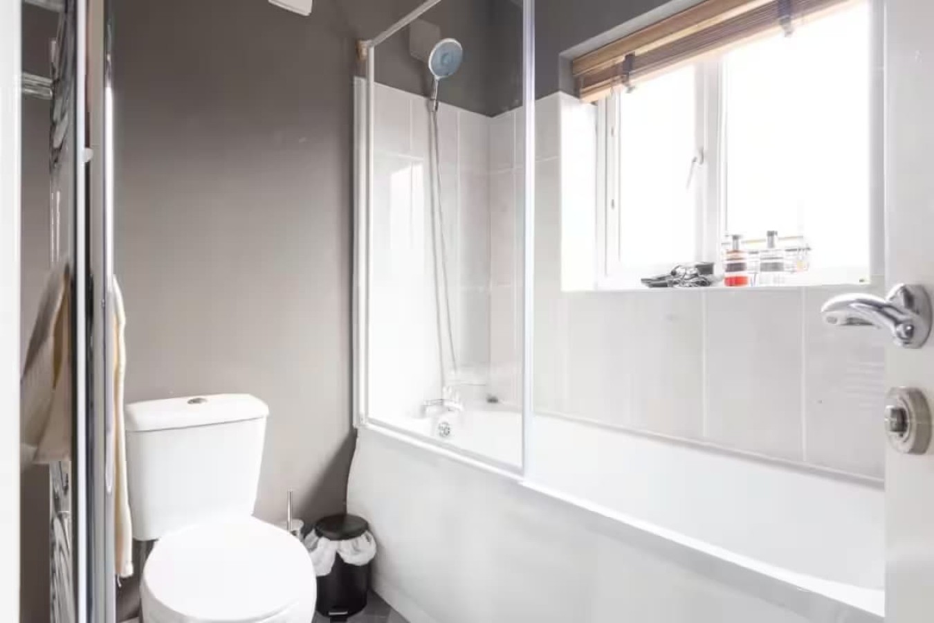 Grand 5BR Retreat in Beeston | Sleeps 12 in 50Ring Road Beeston, England, United Kingdom, LS11 8HD - Property image 41 - VivreStays