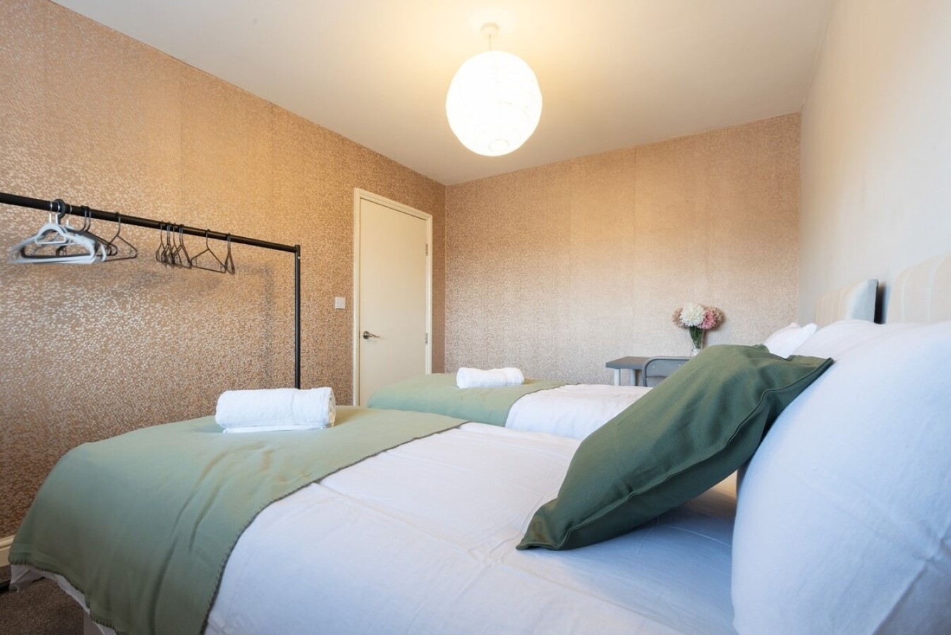 Grand 5BR Retreat in Beeston | Sleeps 12 in 50Ring Road Beeston, England, United Kingdom, LS11 8HD - Property image 16 - VivreStays