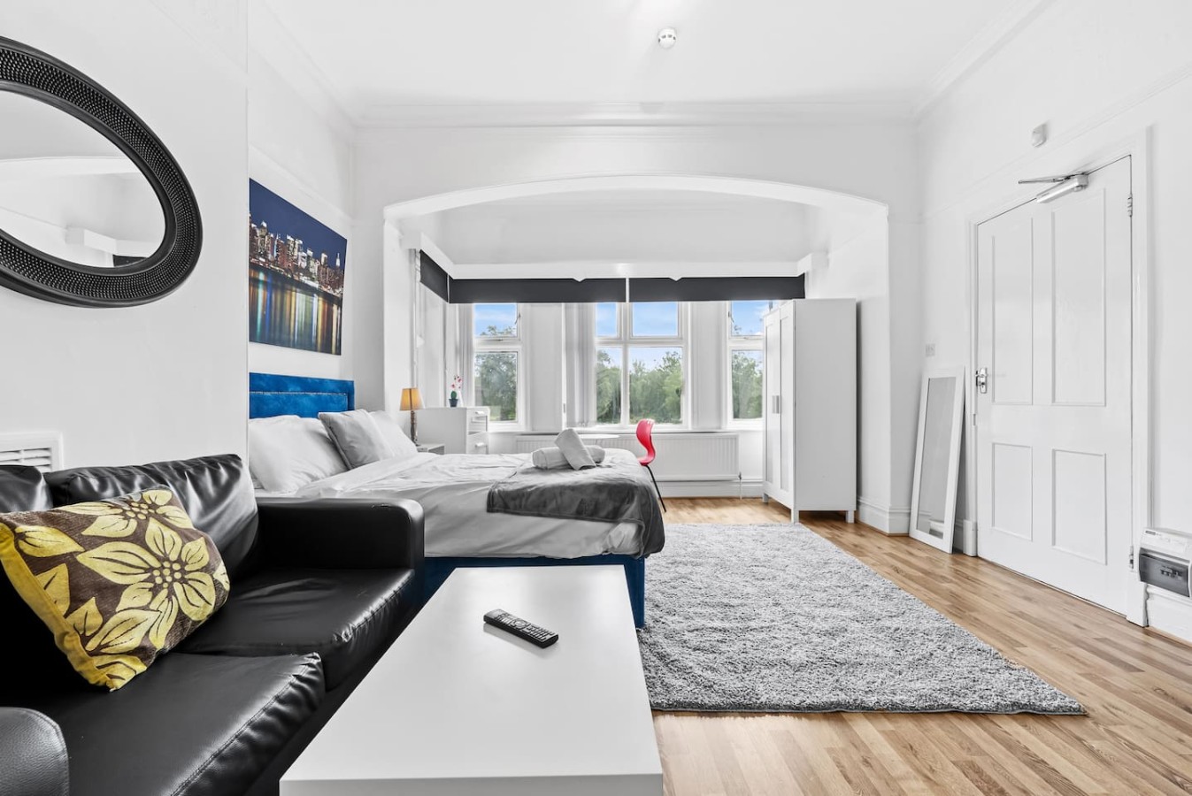 Cosy Leeds Studio Ensuite | Kitchenette & WiFi & Street Parking in 1East Park Parade, England, United Kingdom, LS9 9NQ - Property image 2 - VivreStays