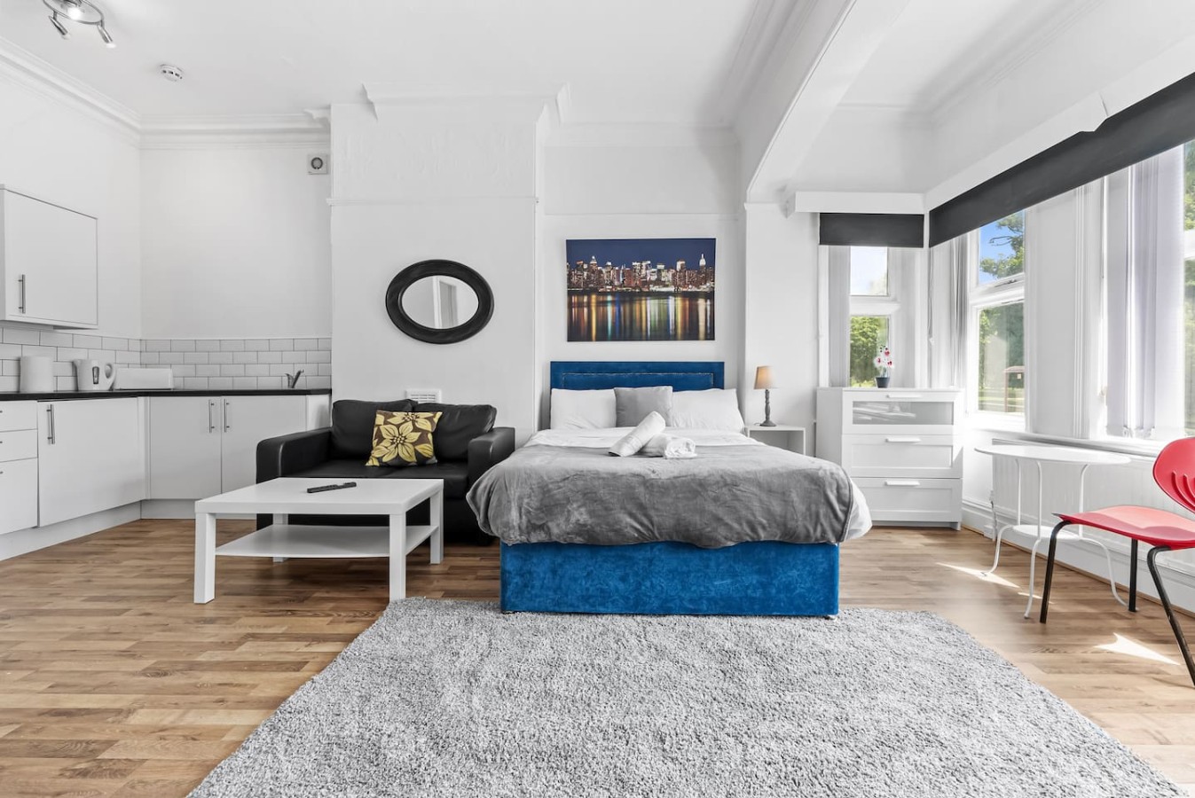 Large Modern Leeds Stay w/8 Private Ensuite Studio in 1East Park Parade, England, United Kingdom, LS9 9NQ - Property image 3 - VivreStays