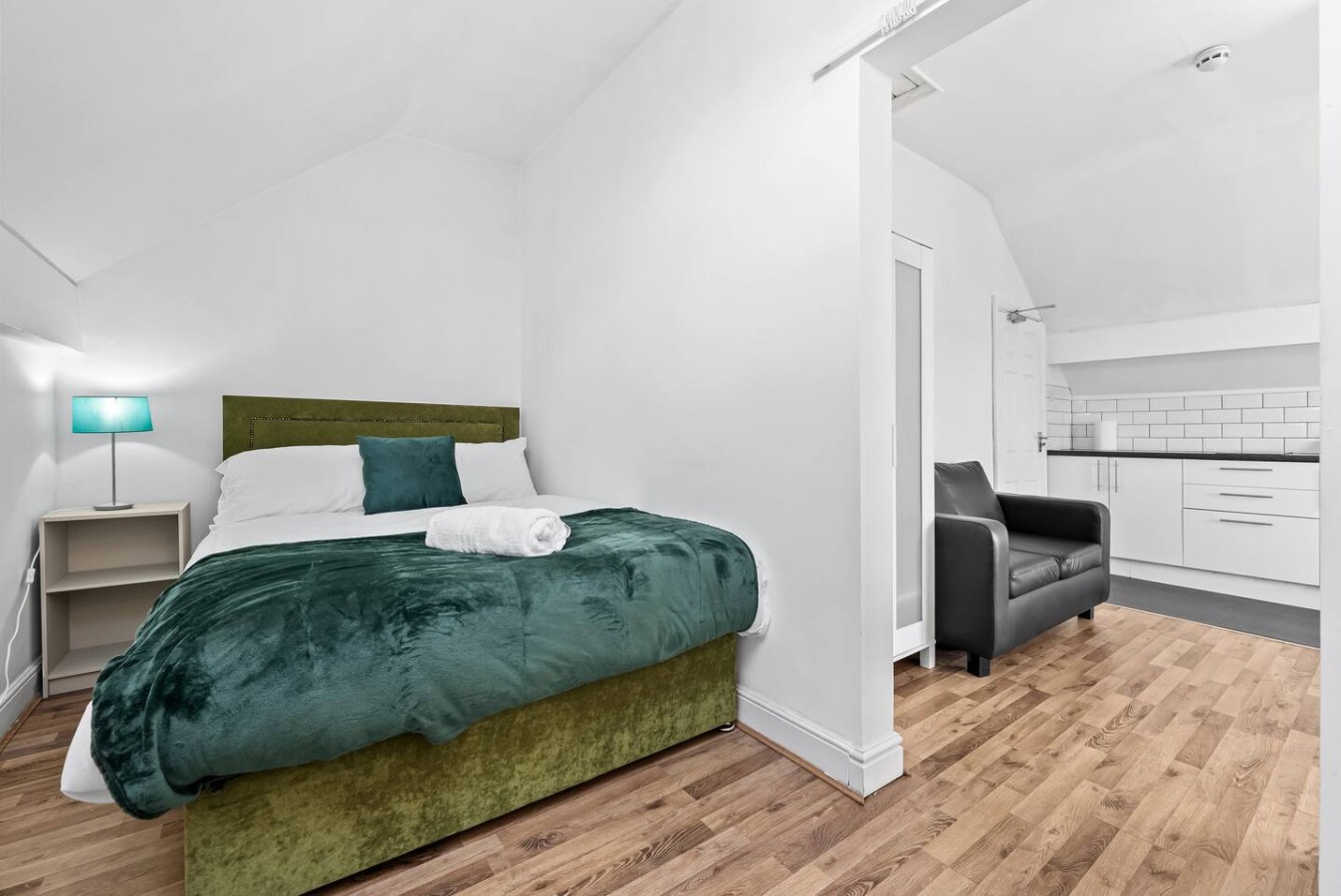 Large Modern Leeds Stay w/8 Private Ensuite Studio in 1East Park Parade, England, United Kingdom, LS9 9NQ - Property image 5 - VivreStays