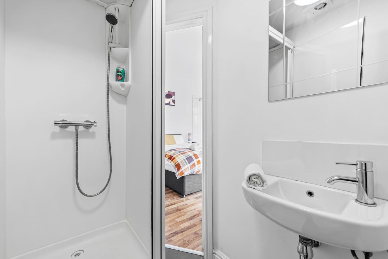Large Modern Leeds Stay w/8 Private Ensuite Studio in 1East Park Parade, England, United Kingdom, LS9 9NQ - Property image 32 - VivreStays