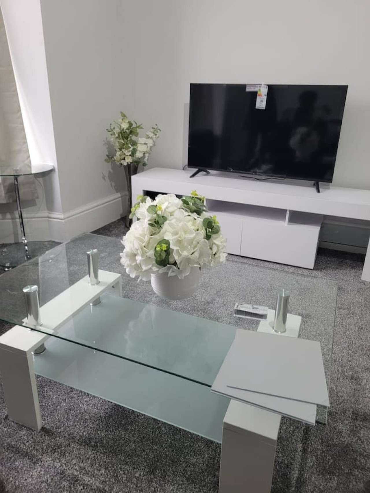 Spacious 5BR Sheffield Home | Sleeps 10 | Near City Centre in 905 Ecclesall Rd, Sheffield S11 8TL, UK - Property image 7 - VivreStays