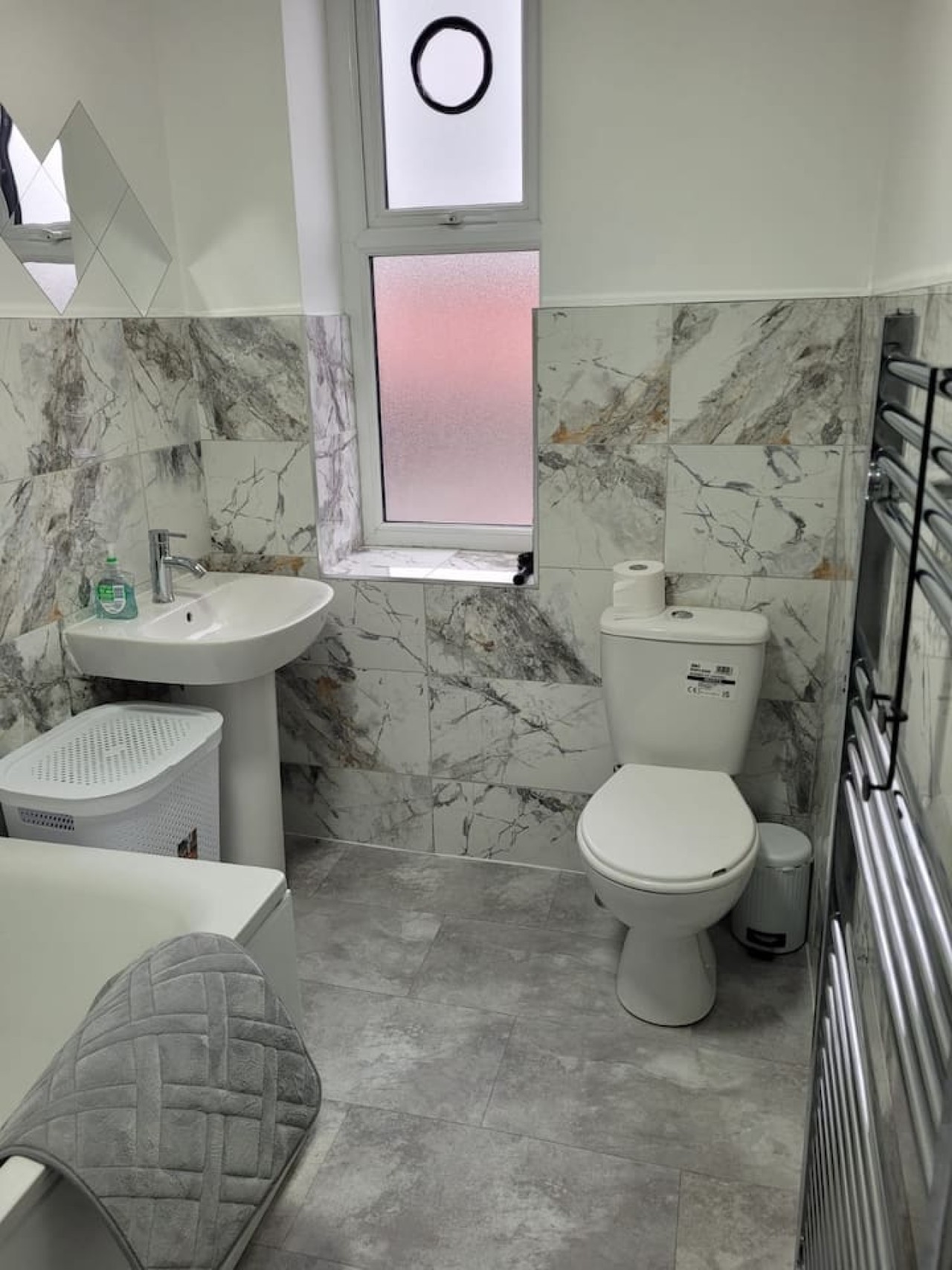 Spacious 5BR Sheffield Home | Sleeps 10 | Near City Centre in 905 Ecclesall Rd, Sheffield S11 8TL, UK - Property image 22 - VivreStays