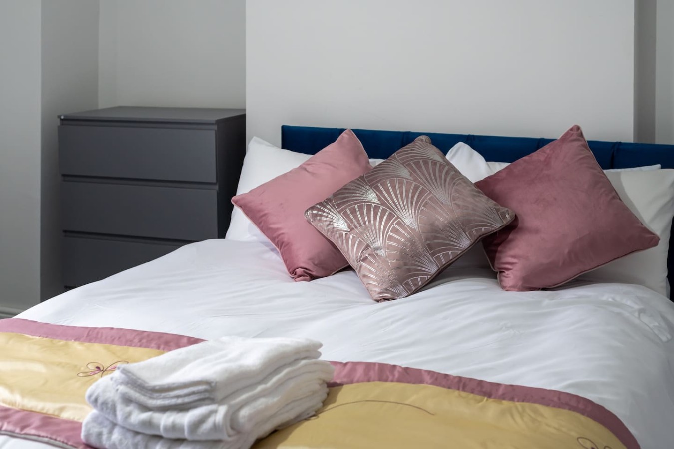 Spacious 5BR Sheffield Home | Sleeps 10 | Near City Centre in 905 Ecclesall Rd, Sheffield S11 8TL, UK - Property image 41 - VivreStays