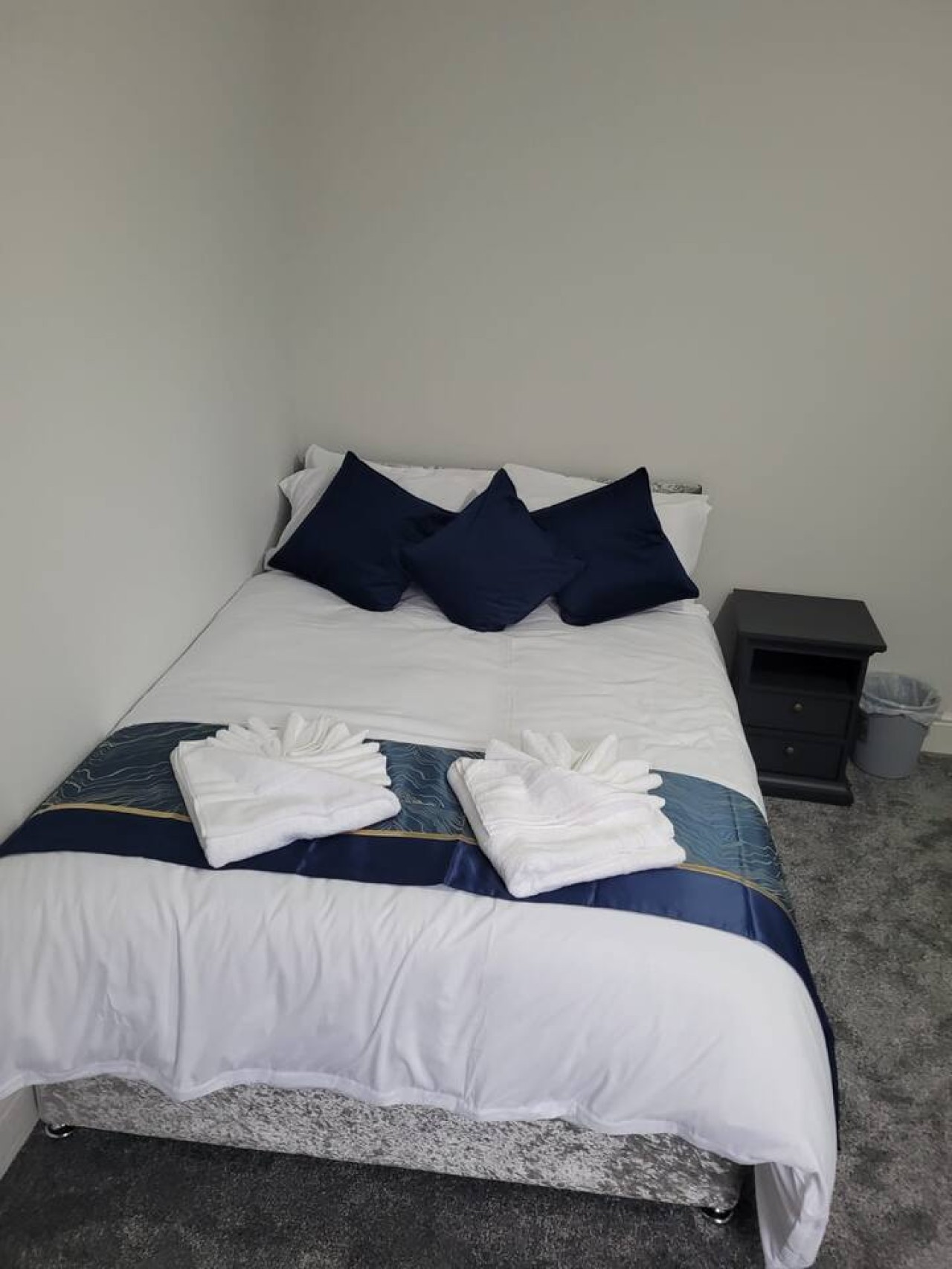 Spacious 5BR Sheffield Home | Sleeps 10 | Near City Centre in 905 Ecclesall Rd, Sheffield S11 8TL, UK - Property image 18 - VivreStays