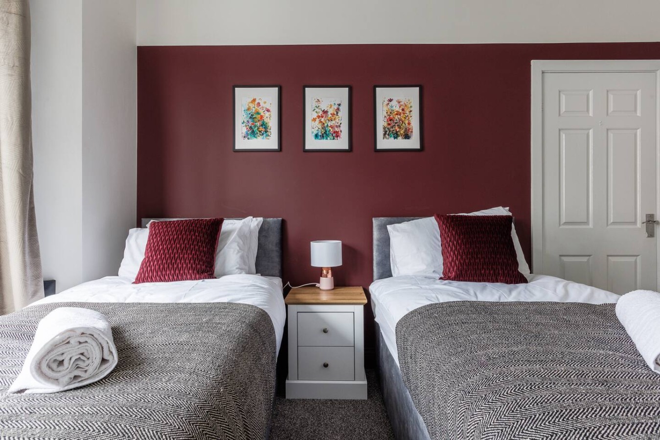 Sunderland City Stay | Secure Parking | Sleeps 4 in 86 Sorley St, Sunderland SR4 7UY, UK - Property image 4 - VivreStays