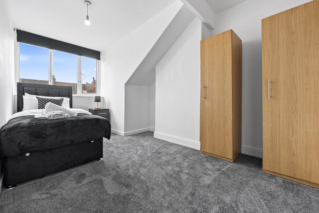 Spacious Leeds Home | Sleeps 6 | Free Parking in 7 Cross Flatts Rd, Beeston, Leeds LS11 7JB, UK - Property image 13 - VivreStays
