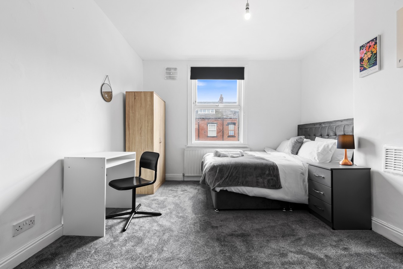 Spacious Leeds Home | Sleeps 6 | Free Parking in 7 Cross Flatts Rd, Beeston, Leeds LS11 7JB, UK - Property image 7 - VivreStays