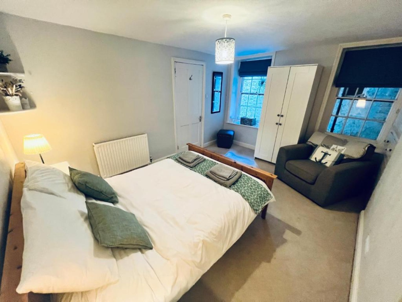 2-Bedroom Apartment | Ryde, Isle of Wight | ST9A in Ryde - Property image 2 - VivreStays