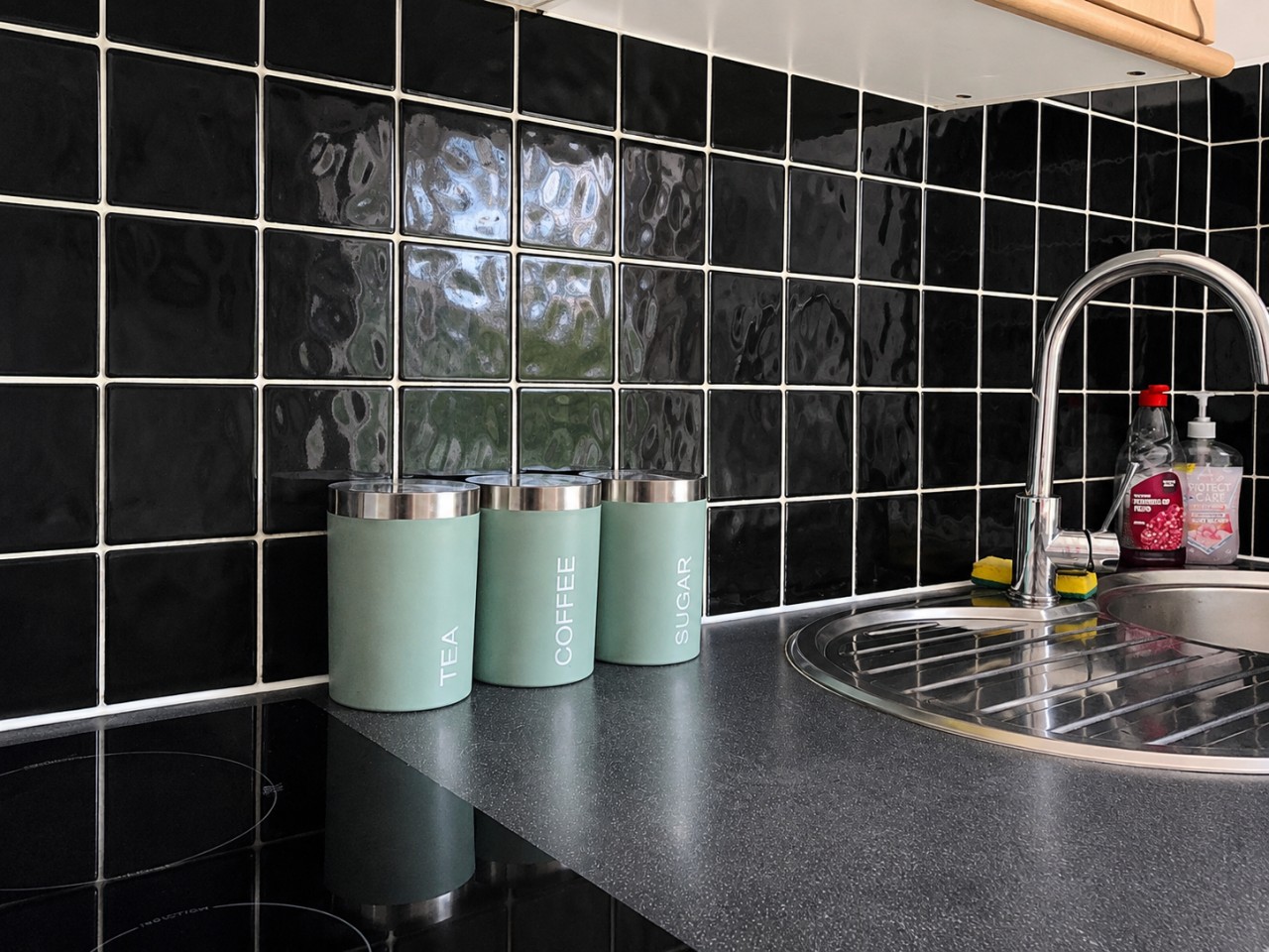 Spacious 3BR Flat Sleeps 7 in Greenford in 265 Whitton Ave E, Greenford UB6 0QQ, UK - Property image 16 - VivreStays
