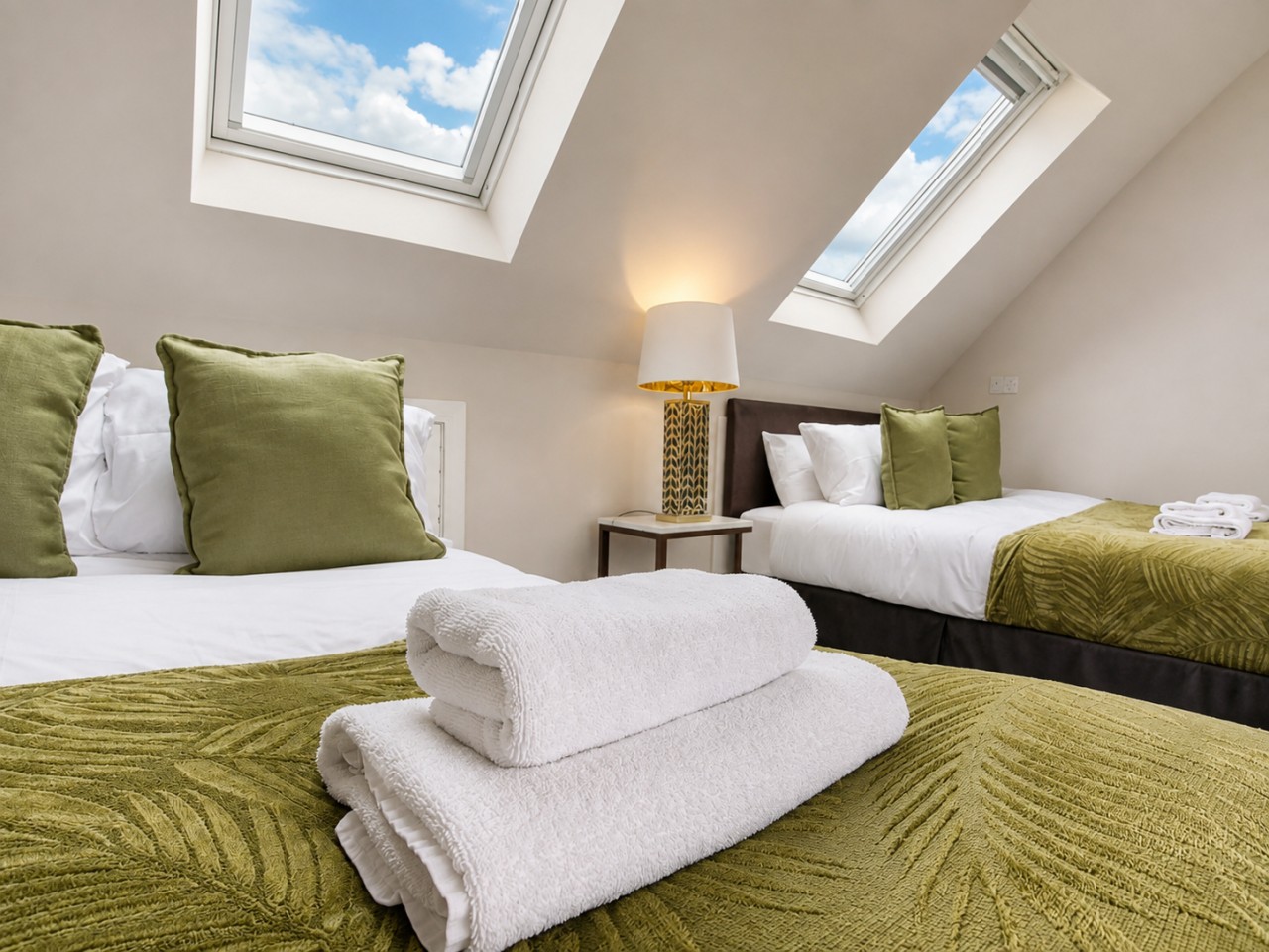Spacious 3BR Flat Sleeps 7 in Greenford in 265 Whitton Ave E, Greenford UB6 0QQ, UK - Property image 21 - VivreStays
