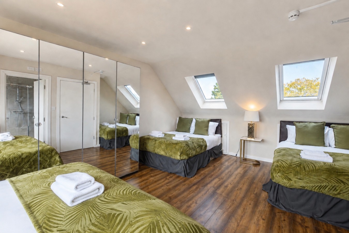 Spacious 3BR Flat Sleeps 7 in Greenford in 265 Whitton Ave E, Greenford UB6 0QQ, UK - Property image 3 - VivreStays