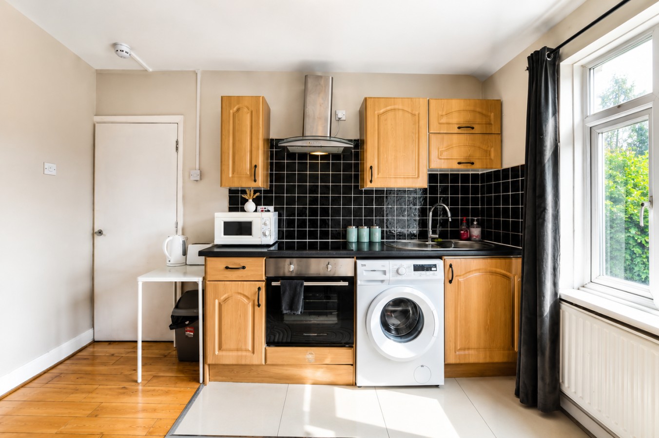 Spacious 3BR Flat Sleeps 7 in Greenford in 265 Whitton Ave E, Greenford UB6 0QQ, UK - Property image 10 - VivreStays