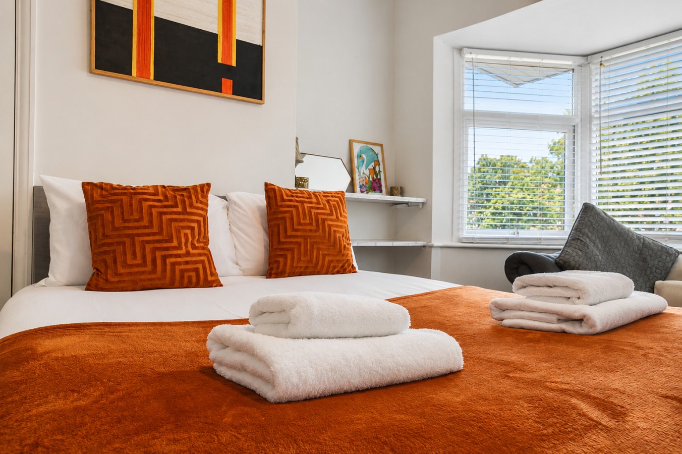 Spacious 3BR Flat Sleeps 7 in Greenford in 265 Whitton Ave E, Greenford UB6 0QQ, UK - Property image 24 - VivreStays
