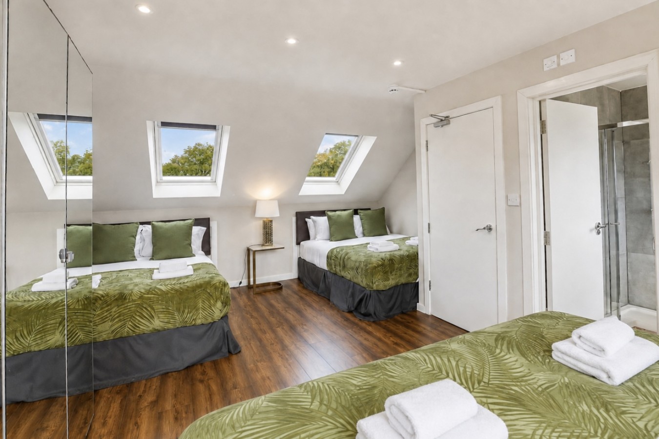 Spacious 3BR Flat Sleeps 7 in Greenford in 265 Whitton Ave E, Greenford UB6 0QQ, UK - Property image 5 - VivreStays