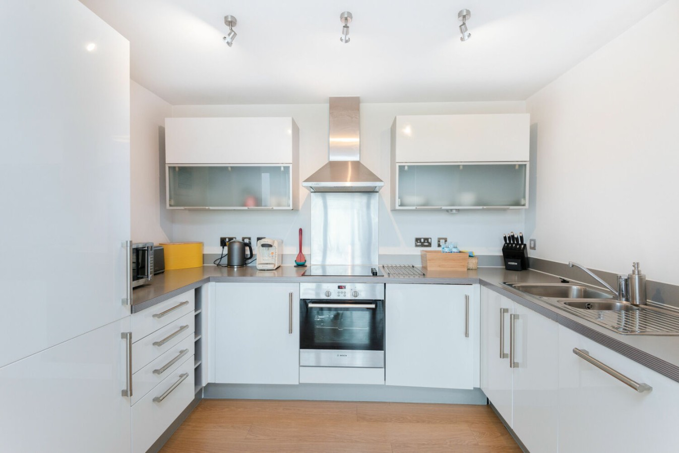 1-Bedroom Apartment | Central Milton Keynes | Emerald House in Milton Keynes - Property image 7 - VivreStays
