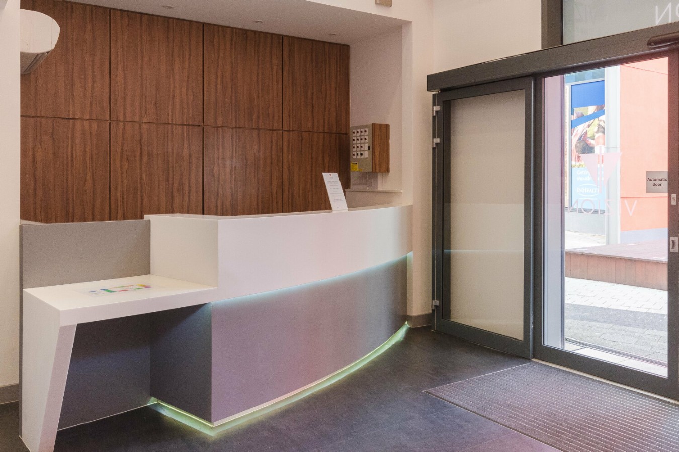 1-Bedroom Apartment | Central Milton Keynes | Emerald House in Milton Keynes - Property image 22 - VivreStays