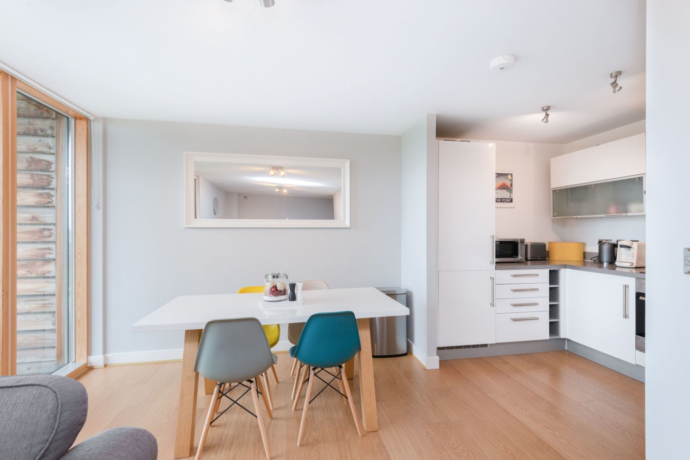 1-Bedroom Apartment | Central Milton Keynes | Emerald House in Milton Keynes - Property image 6 - VivreStays