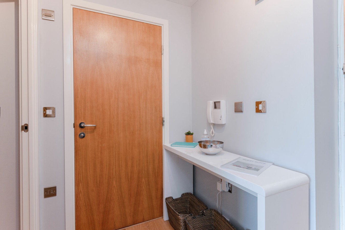 1-Bedroom Apartment | Central Milton Keynes | Emerald House in Milton Keynes - Property image 18 - VivreStays