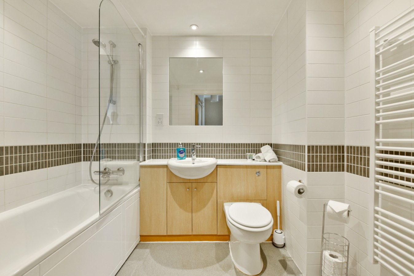 1-Bedroom Apartment | Central Milton Keynes | Topaz House in Milton Keynes - Property image 7 - VivreStays