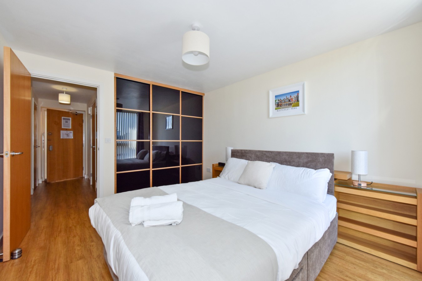 1-Bedroom Apartment | Central Milton Keynes | Topaz House in Milton Keynes - Property image 5 - VivreStays