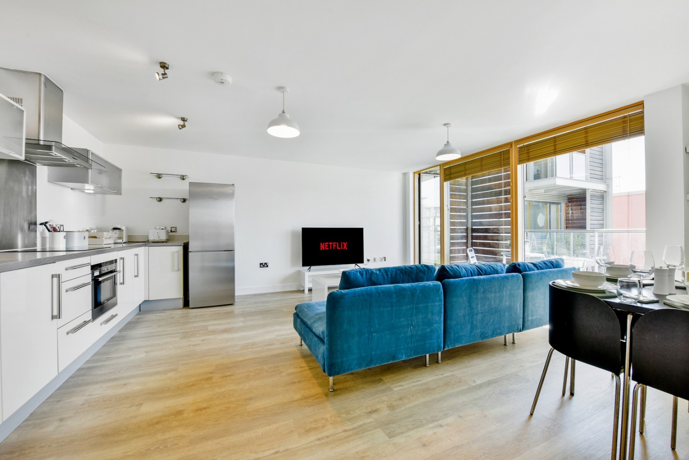 1-Bedroom Apartment | Central Milton Keynes | Amethyst House serviced apartment - Milton Keynes - VivreStays
