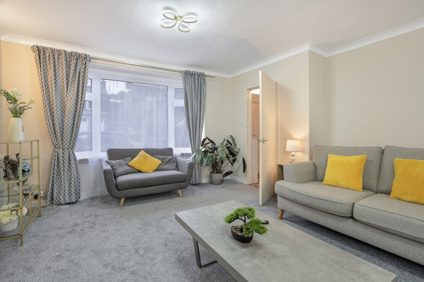 4-Bedroom House | Aberdeen, Cults | Kirk Brae House in Aberdeen - Property image 13 - VivreStays