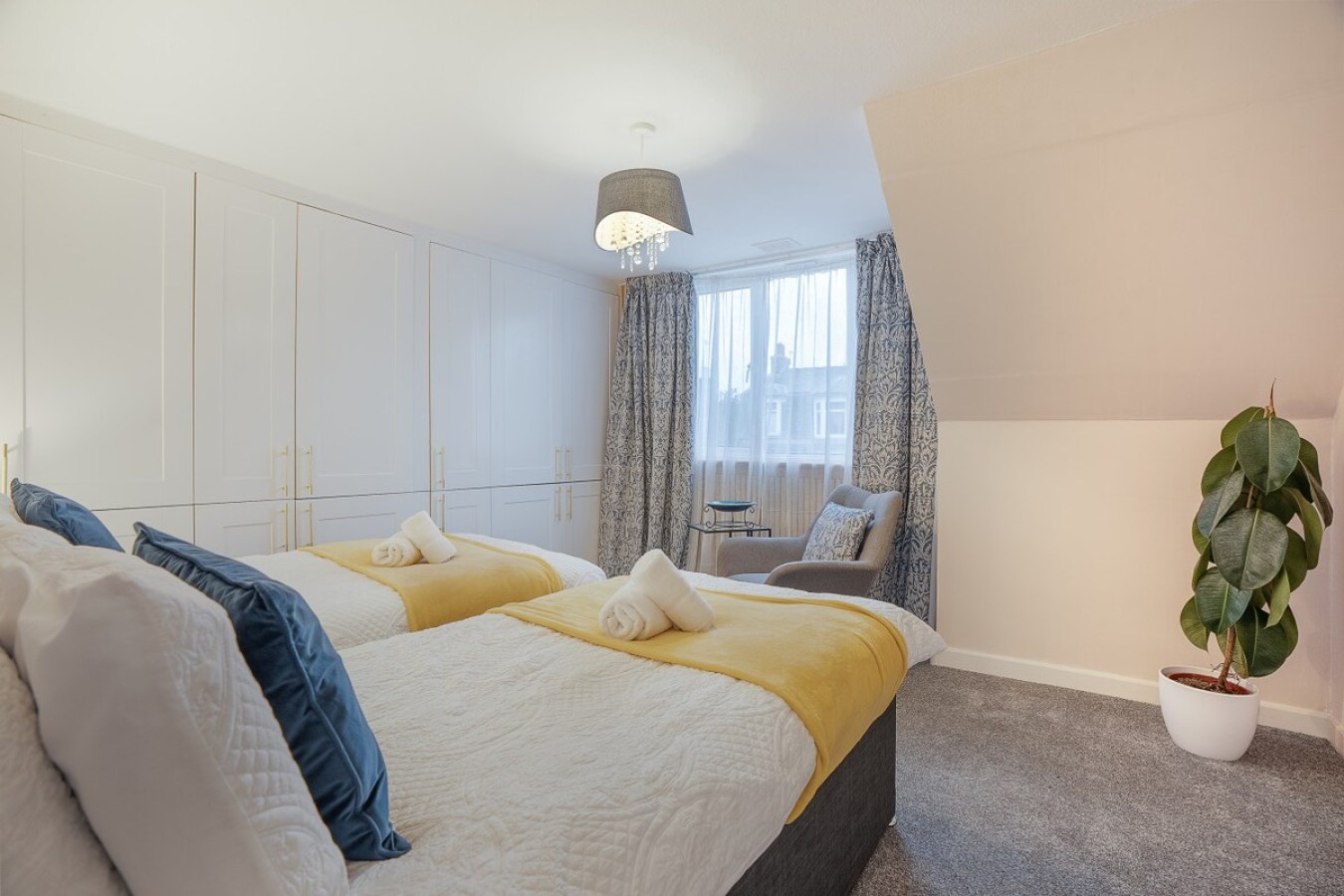 4-Bedroom House | Aberdeen, Cults | Kirk Brae House in Aberdeen - Property image 18 - VivreStays