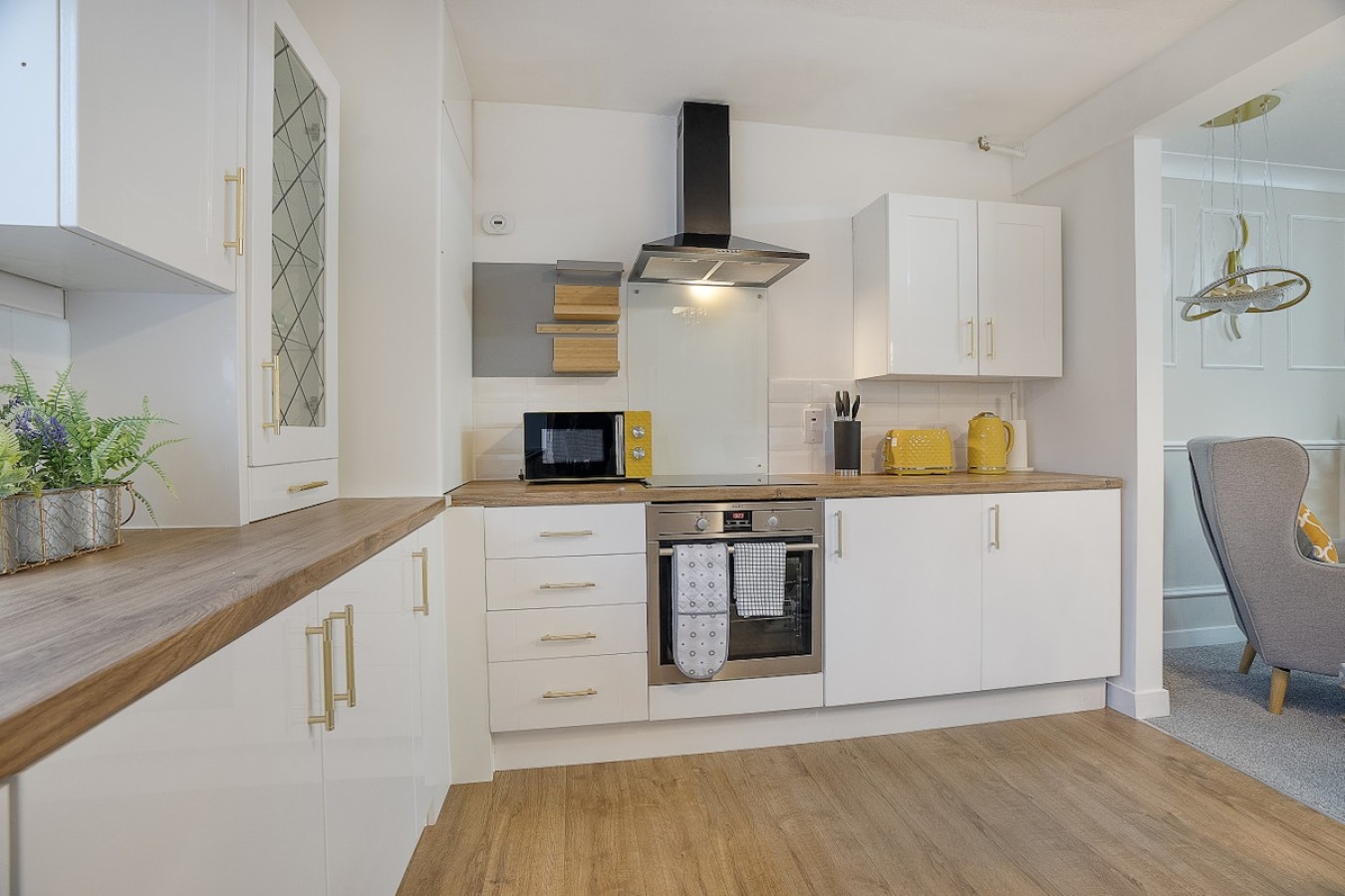 4-Bedroom House | Aberdeen, Cults | Kirk Brae House in Aberdeen - Property image 4 - VivreStays
