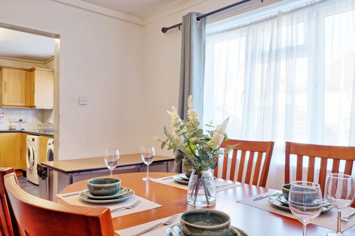 2-Bedroom House | Tilbury, Essex | Stephenson Avenue in Tilbury - Property image 33 - VivreStays